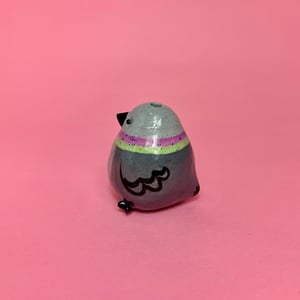 Image of Pigeon Bord Bud Vase