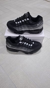Image 3 of Junior 95s 