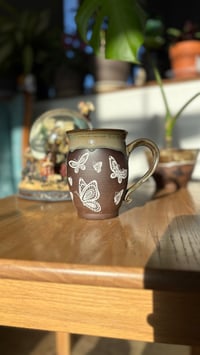 Image 2 of Butterfly mug 05