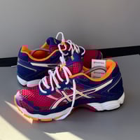 Image 3 of size: us8.5/10W uk8 eu42 cm26.5