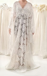 Image 4 of Off white lace dress for photoshoots | Colette | size M | off white | maternity photo props