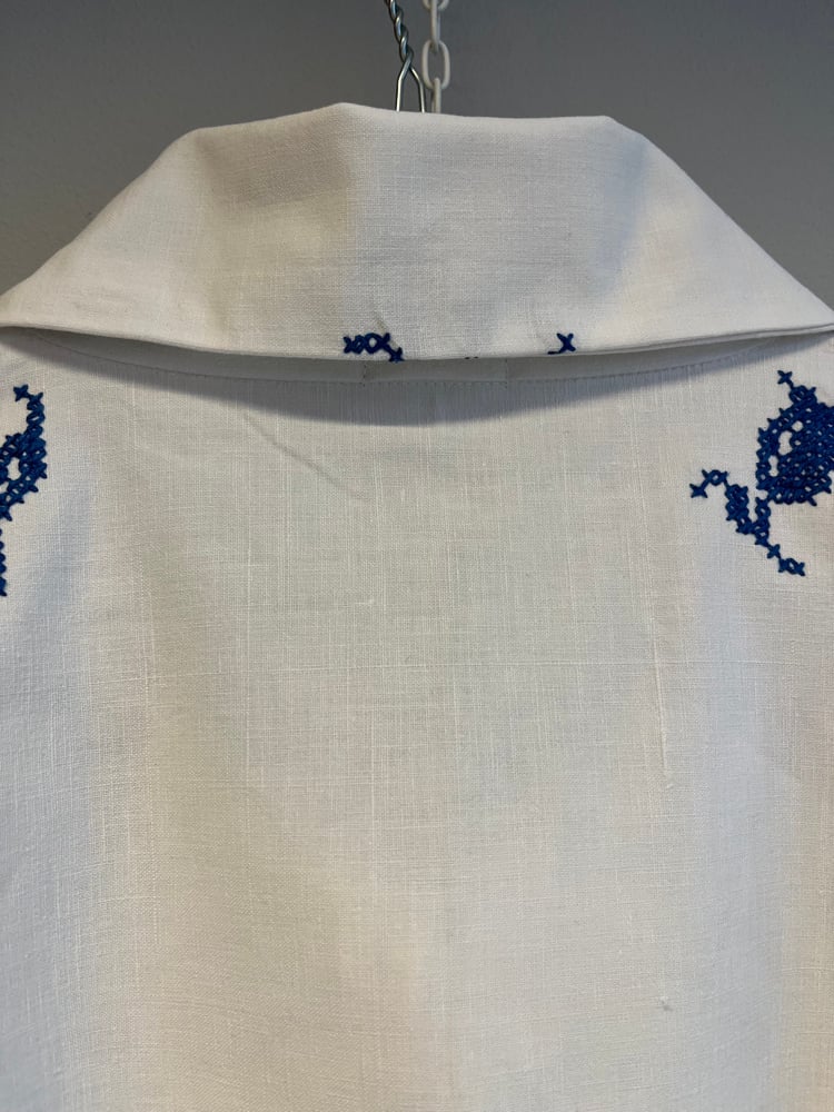 Image of Shirt with blue embroidery (l/xl)