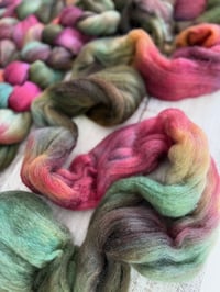 Image 2 of Rainbow Rust, on Rustic Lux: 70% fine Merino, 15% Tibetan Yak, 15% Mulberry Silk