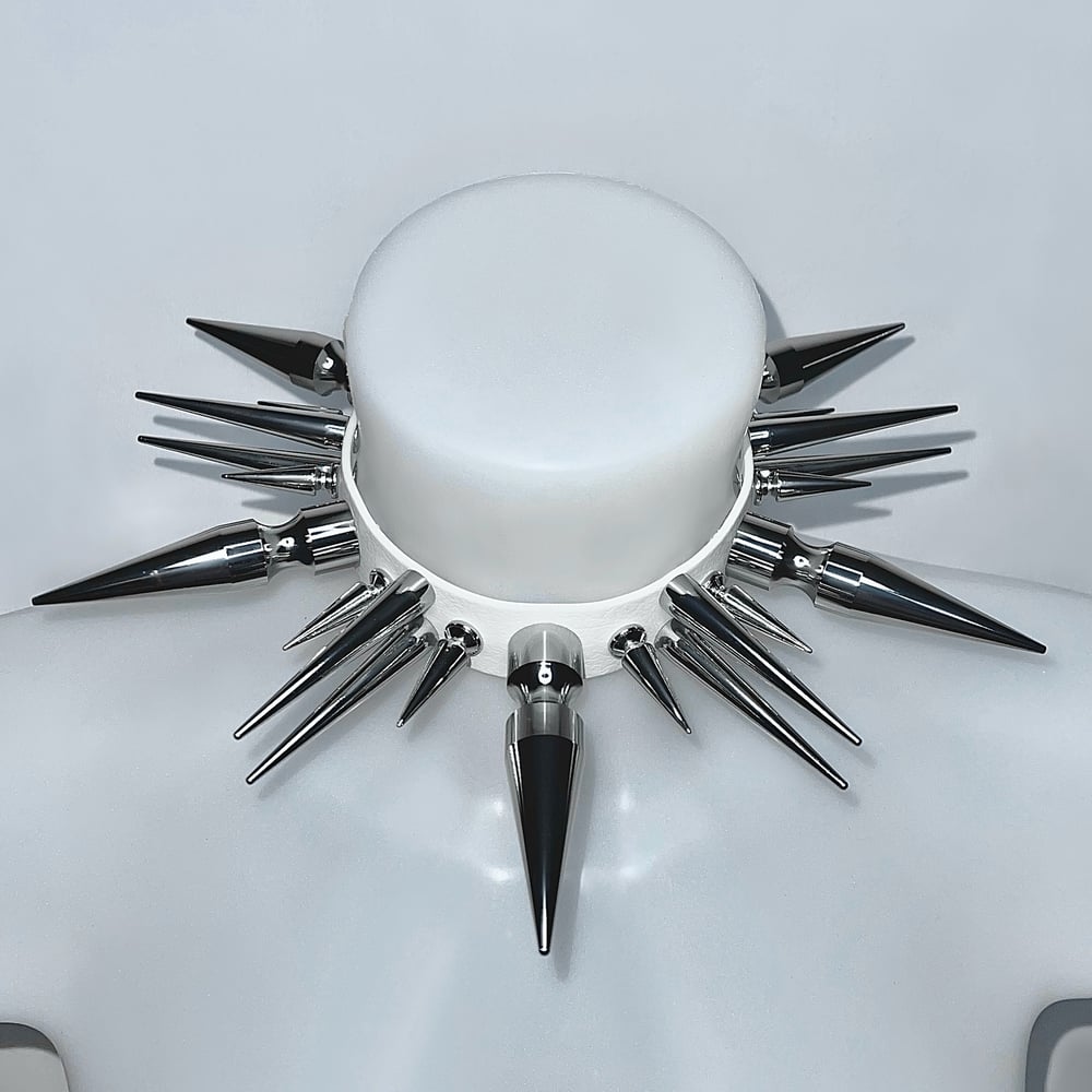 Image of MEGABYTE CHOKER