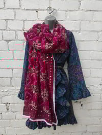 Image 3 of Thassos scarf - Purple Dark beige trim