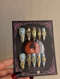 Divine Touch Nails 