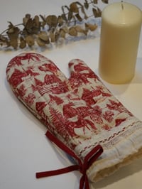 Image 3 of Quilted Oven Mitt (Tree Farm)