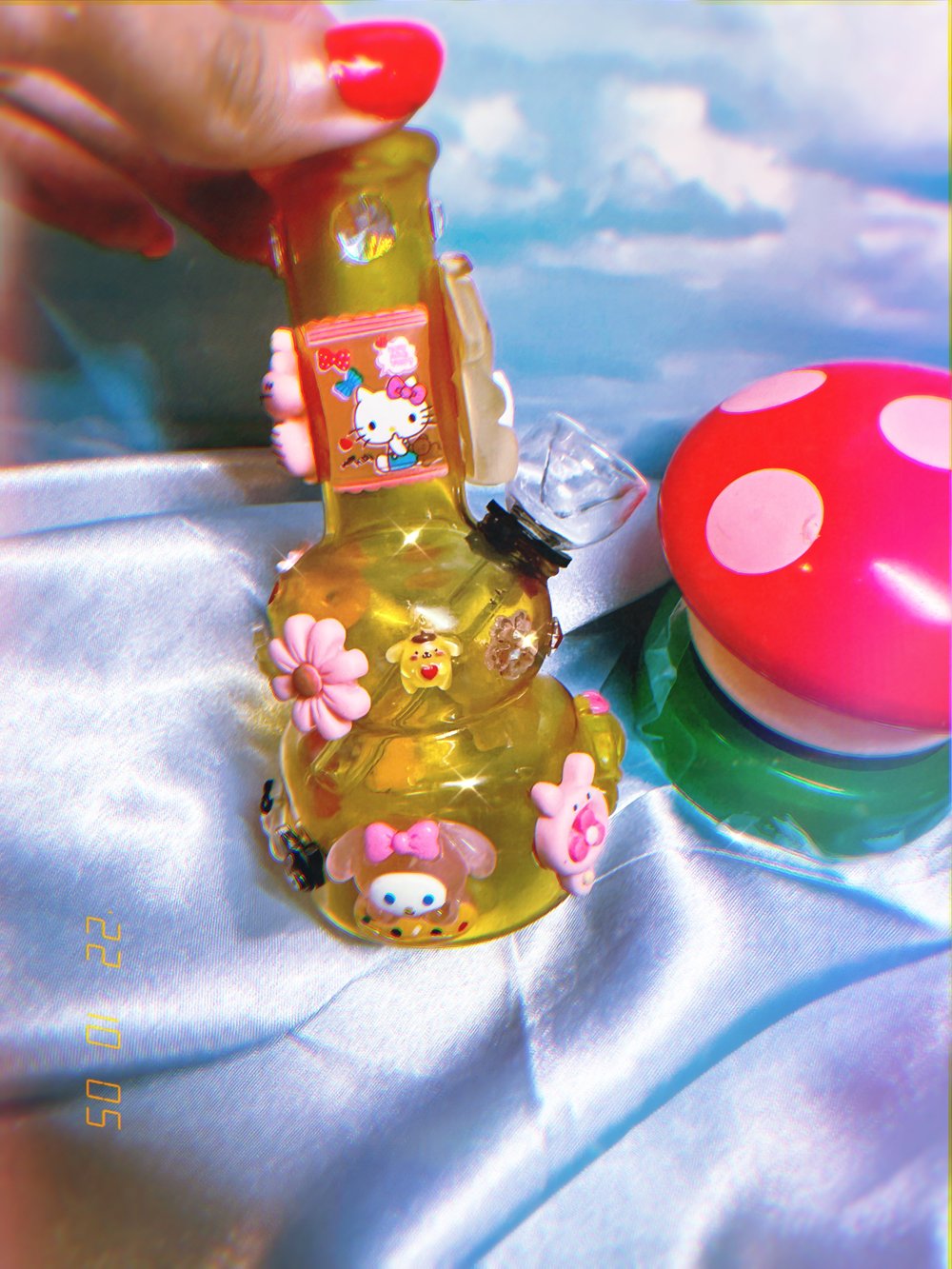 Mellow yellow Pompompurin mini bong 💛