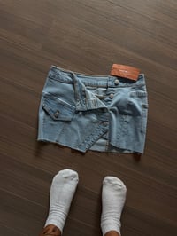 buttoned blue skirt (sz med)
