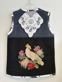 Image 2 of Kakadu vest  (xs/s)