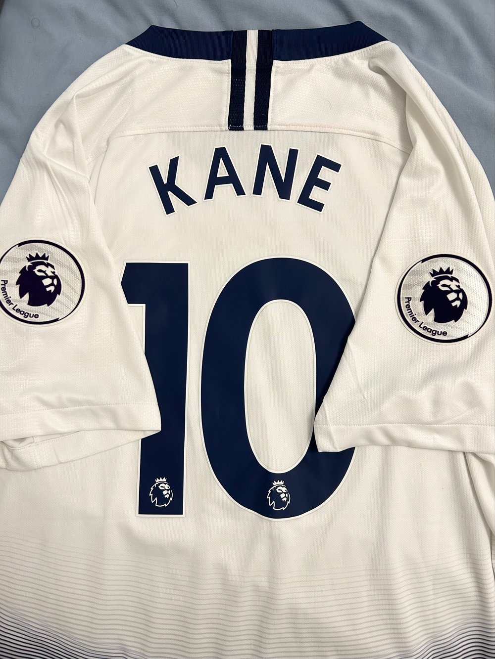 Image of Tottenham Hotspur “KANE 10” 2018/19 Inaugural Home Shirt + patches (XL)