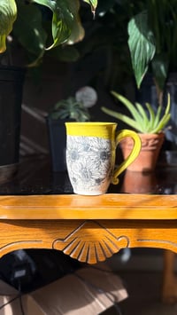 Image 4 of Sunflower mug 04