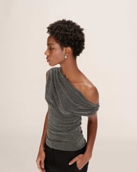 Image 1 of Top Asimétrico de Lurex Plata Thao