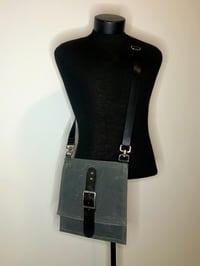 Women’s Crossbody bag | CROSSTOWN | Charcoal Martexin #10 Wax Duck Shoulder Bag