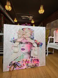 Image 4 of “Audrey au Printemps” 