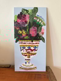 Image 4 of Blue Ribbon Vase
