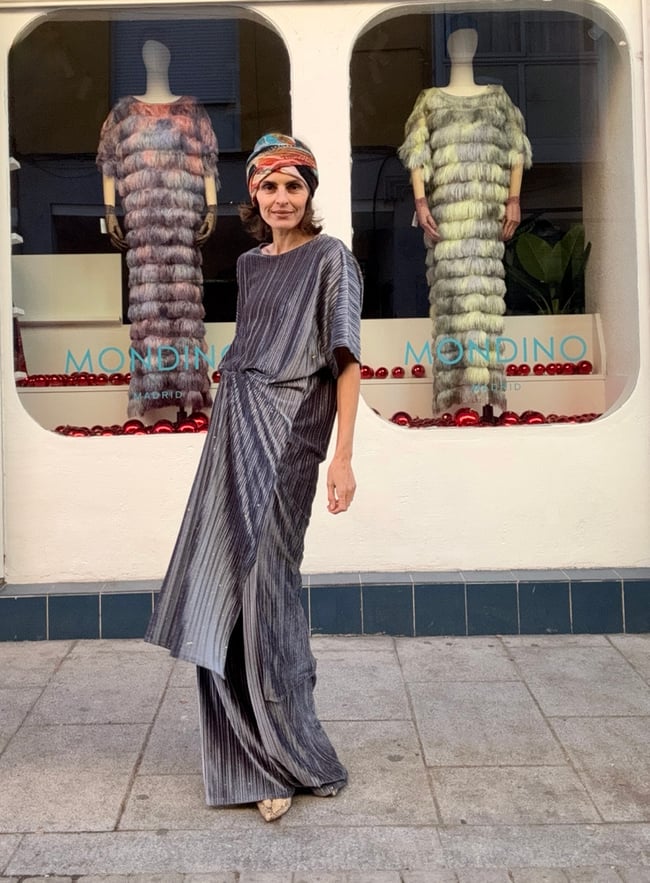 GREY PLEATED VELVET KAFTAN