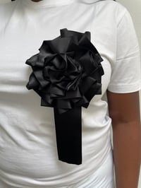 Image 5 of Médaillon/ Graceful