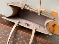 Image 13 of LV Onthego 