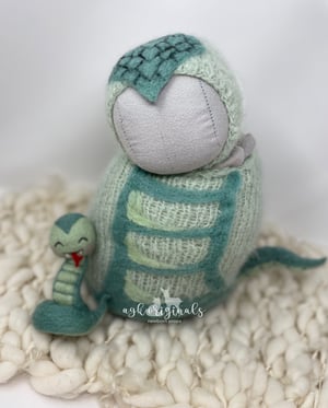 Image of Snake lovey 