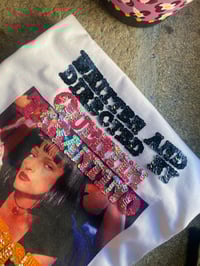 Image 3 of Pulp Fiction. Bordada a man. Branca. Talla única. Corte SUPER OVERSIZE.