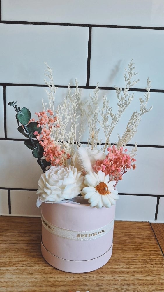 Blush Bloom Candle Bouquet Image 3