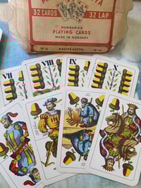 Image 5 of Ancien jeu de 32 cartes Hongrois, très belle qualité, grandes cartes. 