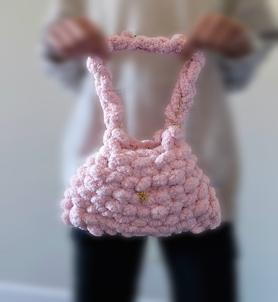 Image of Pink fluffy handbag 1