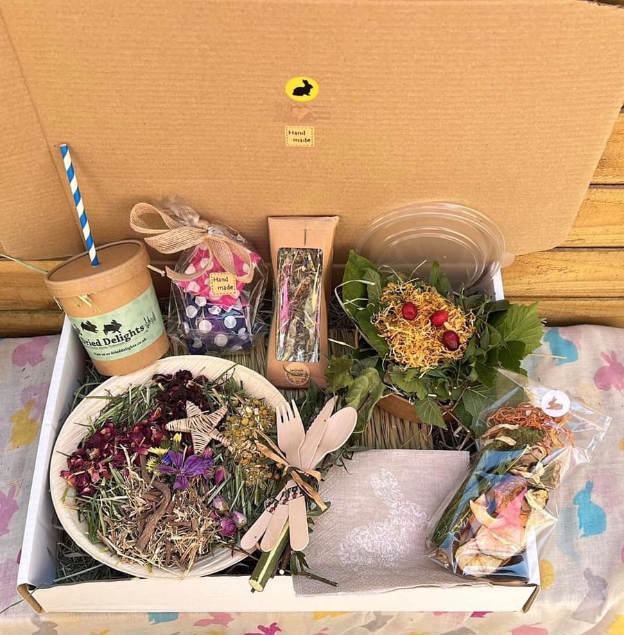 Image of May ‘picnic’ 2024 monthly subscription box 