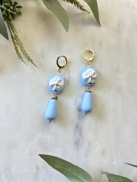 Image 4 of Blossom Blue