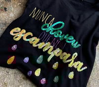 Image 1 of Nunca choveu que non escampara. Bordada a man. Cor negra. Varias tallas. *Feita por encarga.