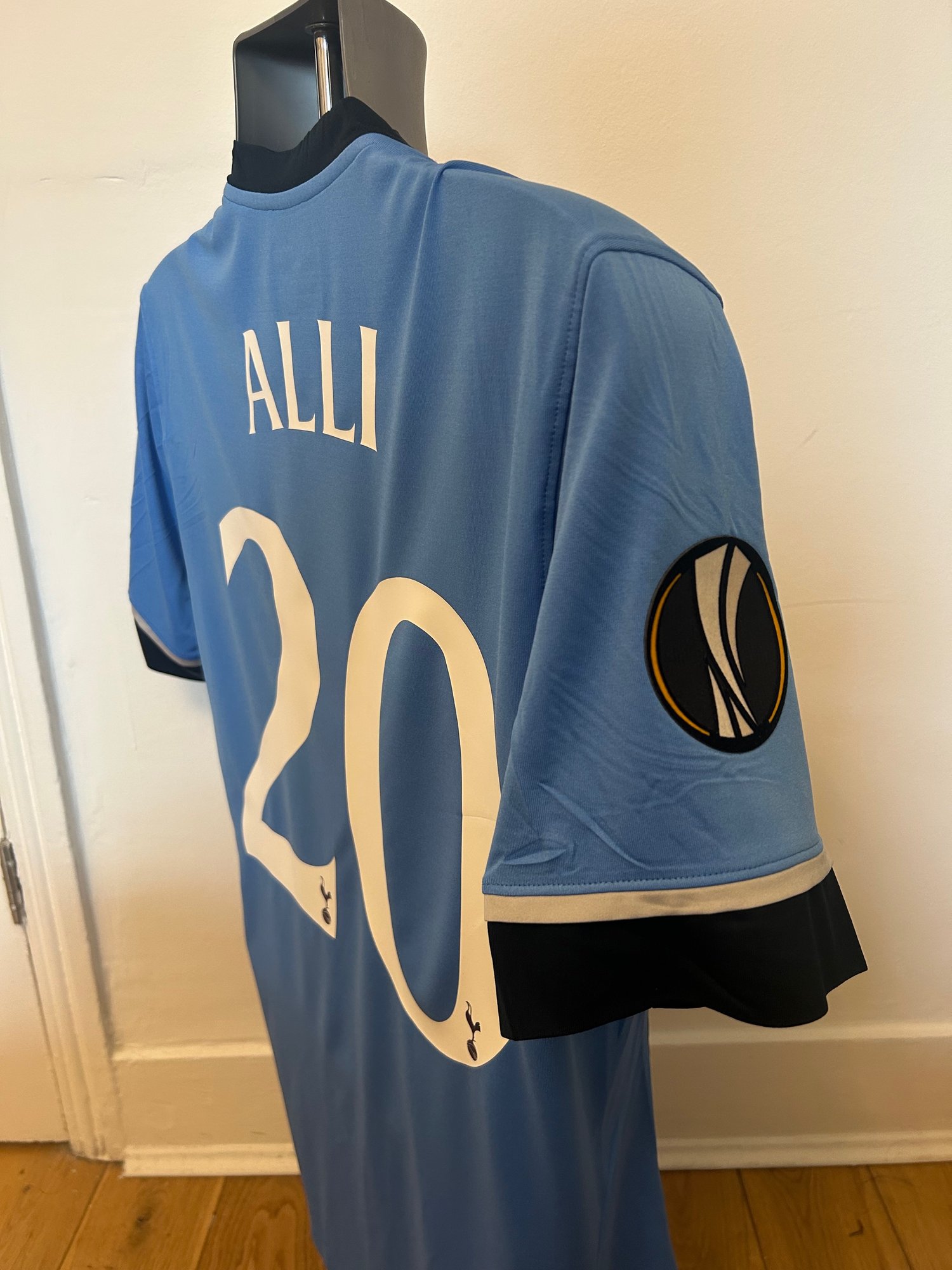 Image of Tottenham Hotspur “ALLI 20” 2015/16 Away Shirt + UEL patches, M