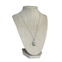 pearl pendant 