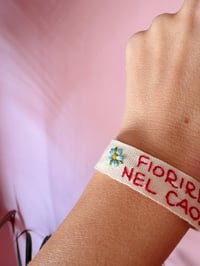 Image 3 of Bracciale Fiorire nel caos