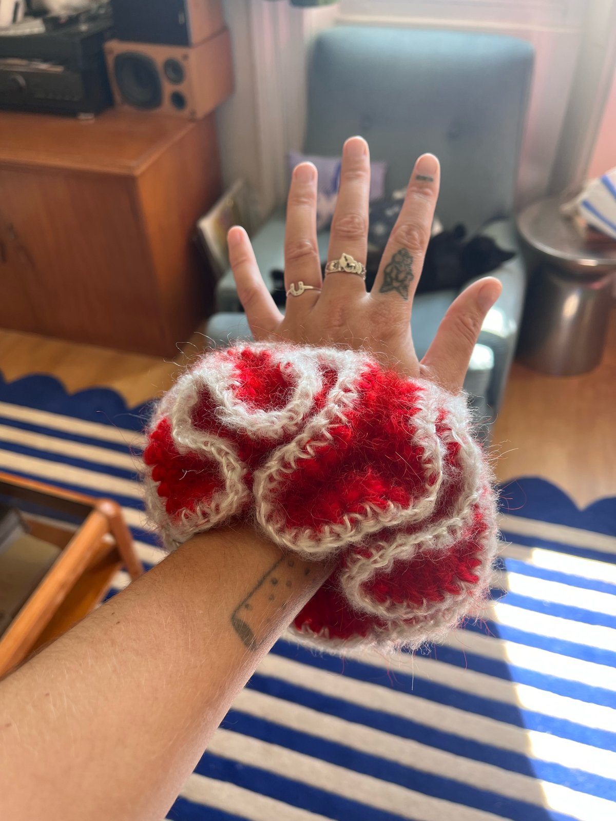 FRILLY CORAL SCRUNCHIES