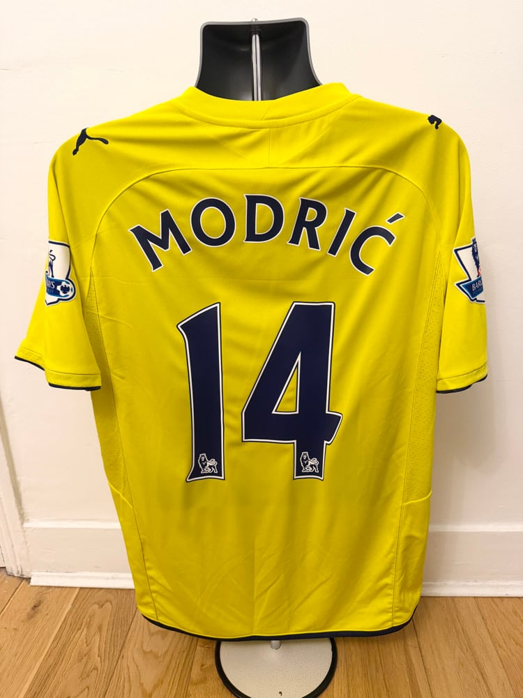 Image of Tottenham Hotspur “MODRIĆ 14” 2009/10 Third Shirt + PL patches  (XL)