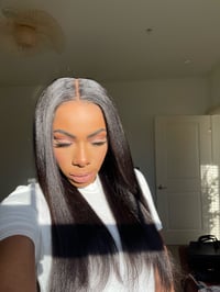Image 2 of 20 inch KINKY STRAIGHT 13x6 AIR LACE FRONT WIG