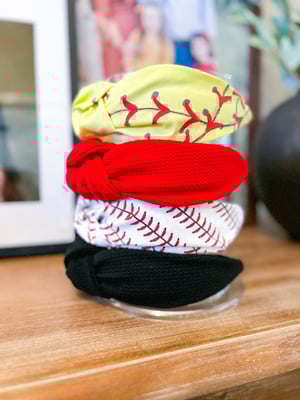 N E W SPORTS KNOT HEADBANDS