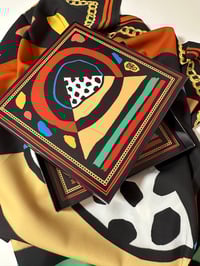 Image 5 of Pañuelo "Piramide Astral"