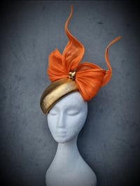 Image 2 of 'Bowie hugger' in Orange and gold