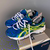 Image 3 of size: us7.5W/6B uk5 eu39 cm24.5