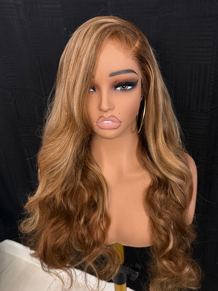 Image of 30 Inch Frontal balayage 