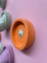 Image 2 of Borst aan de wand, oranje, nr 15