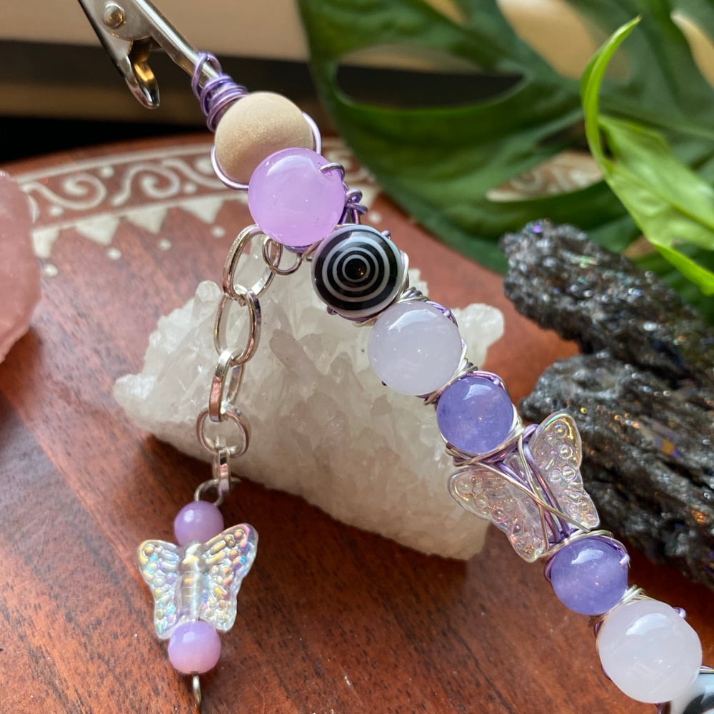 Image of lace wing roach clip 