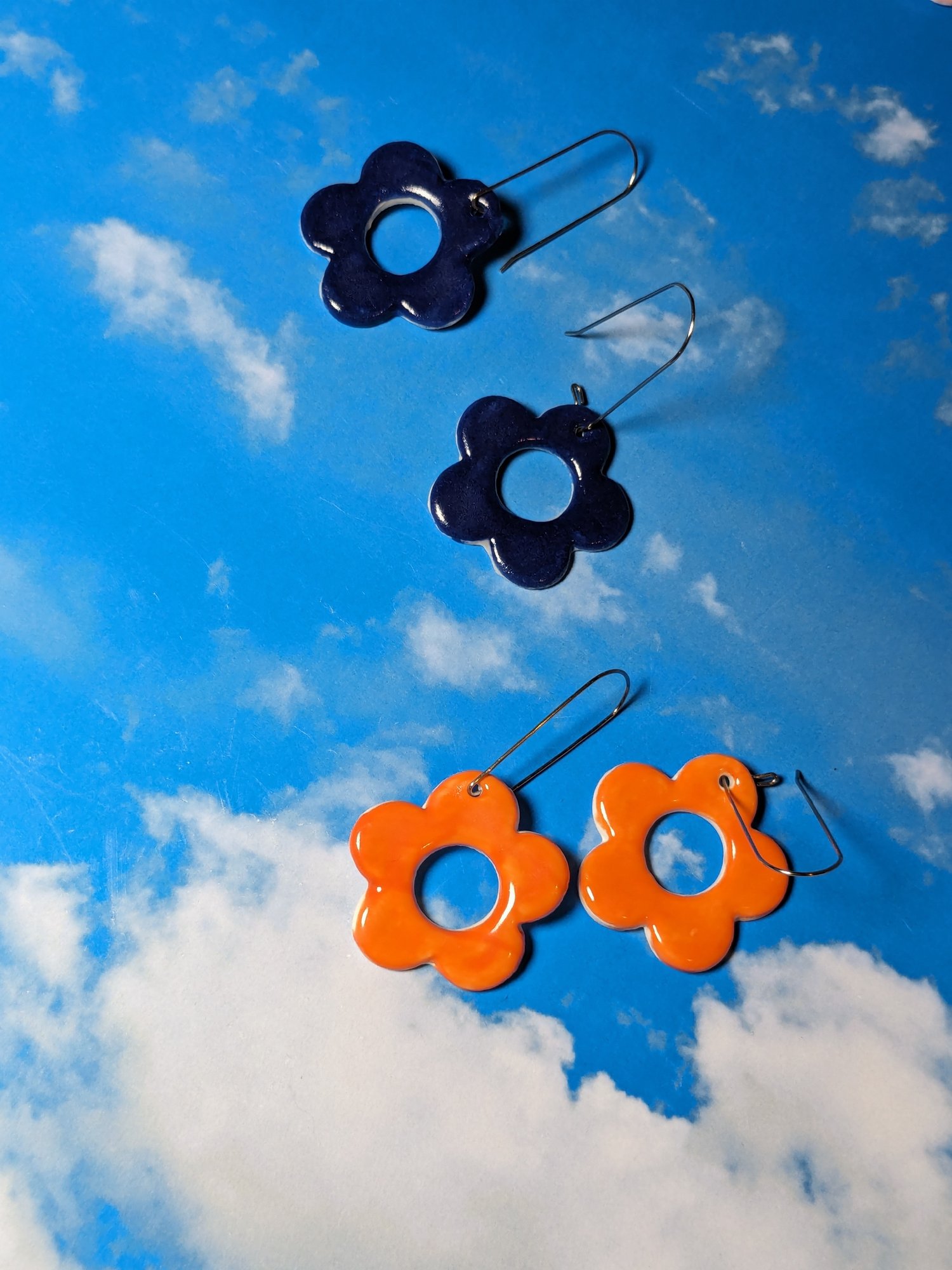 Image of large daisy earrings