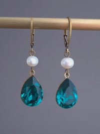 Boucles d'oreilles pendantes émeraude goutte cristal perle de culture 