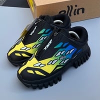 Image 1 of size: us10 uk9.5 eu44 cm28