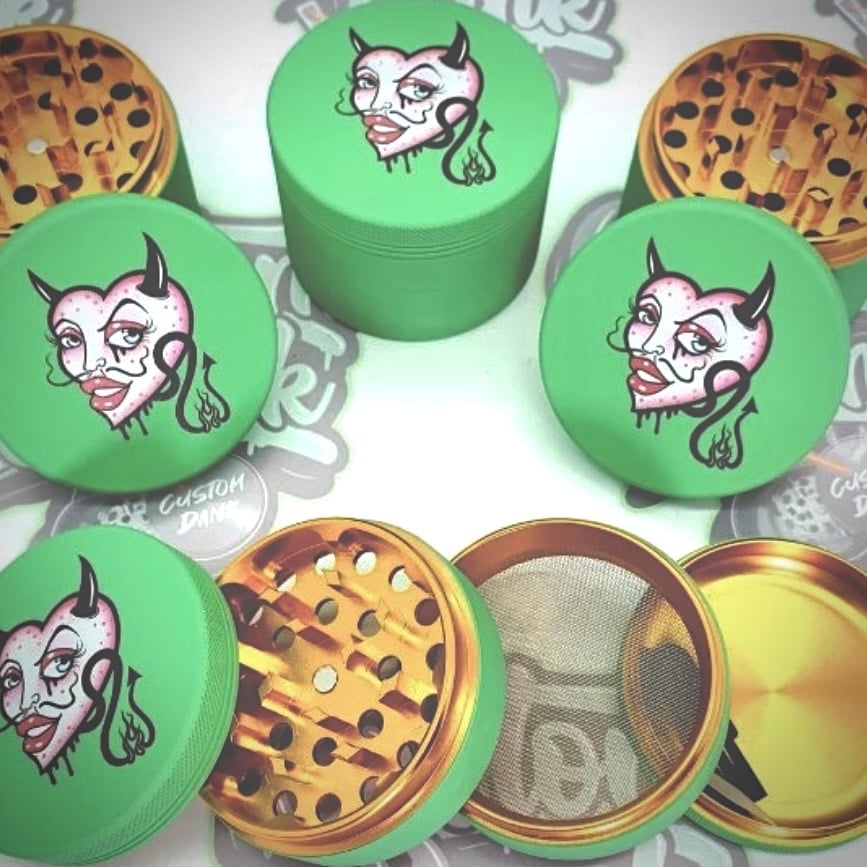 Image of green lucy grinder