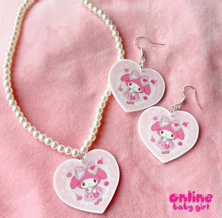 Pearly melodi And Kuromo Necklave And Matching Earrings Image 3