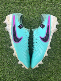 Image 2 of Nike Tiempo Legend 10 Elite turquoise/purple